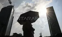 Pramono instruksikan mitigasi dampak cuaca panas ekstrem di Jakarta Pramono instruksikan mitigasi dampak cuaca panas ekstrem di Jakarta