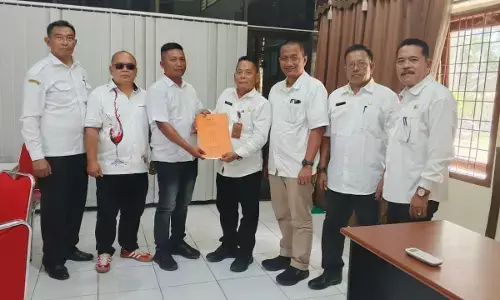 Peduli pendidikan, seorang pria hibahkan tanah ke Pemkab Langkat untuk bangun sekolah Peduli pendidikan, seorang pria hibahkan tanah ke Pemkab Langkat untuk bangun sekolah