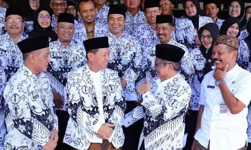 Beri apresiasi, Pemkab Kudus perhatikan kesejahteraan guru melalui TKGS Beri apresiasi, Pemkab Kudus perhatikan kesejahteraan guru melalui TKGS