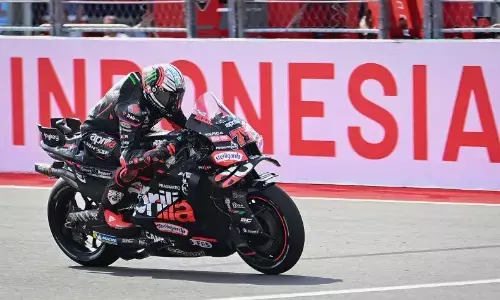 Setelah tabrak Marc Marquez, Bezzecchi dihukum double long lap penalty Setelah tabrak Marc Marquez, Bezzecchi dihukum double long lap penalty