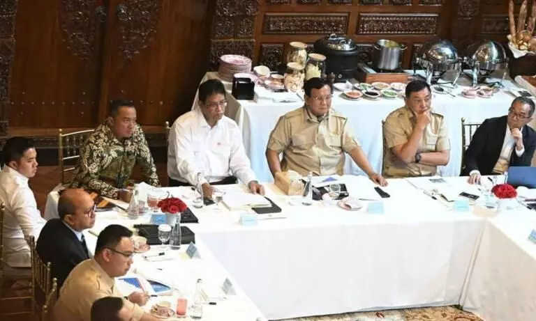 Prabowo minta pabrik pupuk direvitalisasi dan siapkan SDM bidang STEM Prabowo minta pabrik pupuk direvitalisasi dan siapkan SDM bidang STEM