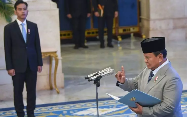 Gibran berikan doa untuk Prabowo agar sehat dan kuat pimpin Indonesia Maju Gibran berikan doa untuk Prabowo agar sehat dan kuat pimpin Indonesia Maju