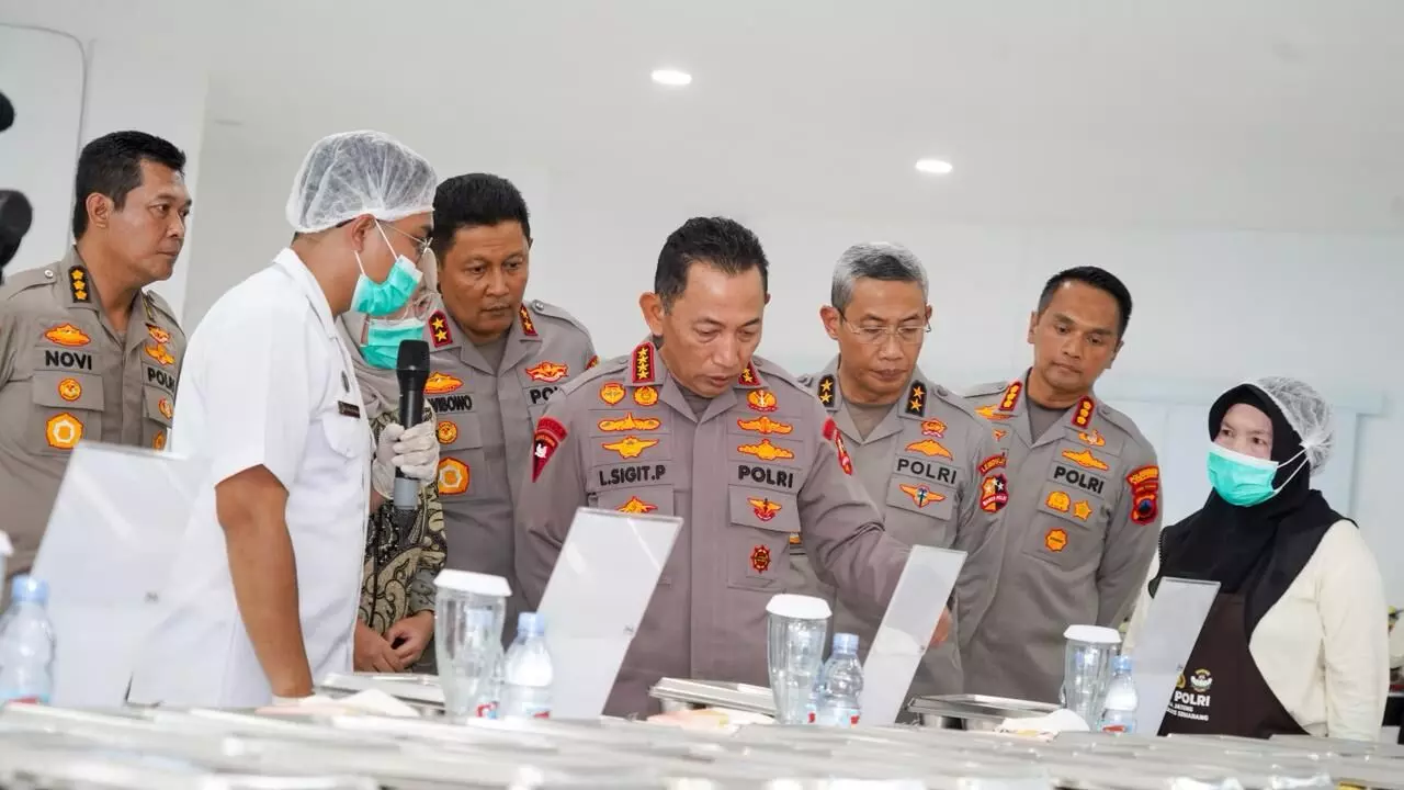 Resmikan 32 SPPG Polri di Jateng, Kapolri: Kualitas dan standar mutu makanan terjaga Resmikan 32 SPPG Polri di Jateng, Kapolri: Kualitas dan standar mutu makanan terjaga