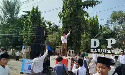 Aksi seribuan santri desak Pemerintah cabut izin siar Trans7