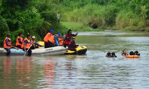 Dua pelajar Tegal tenggelam saat membuat konten, ditemukan setelah dua hari pencarian Dua pelajar Tegal tenggelam saat membuat konten, ditemukan setelah dua hari pencarian
