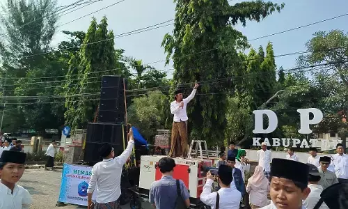 Aksi seribuan santri desak Pemerintah cabut izin siar Trans7 Aksi seribuan santri desak Pemerintah cabut izin siar Trans7