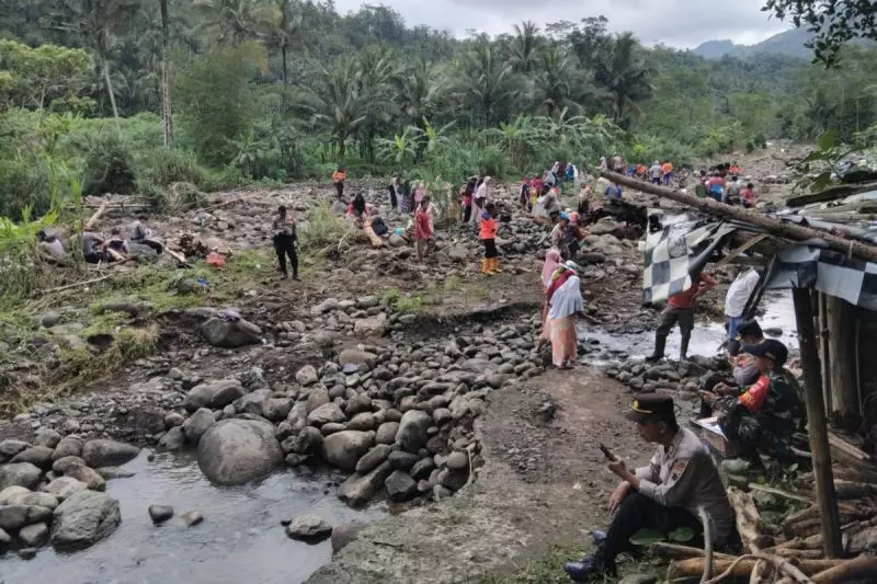 BPBD Purbalingga fokus percepat penanganan longsor Panusupan BPBD Purbalingga fokus percepat penanganan longsor Panusupan