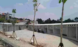 DKI dampingi pedagang Pasar Barito yang masih ragu tempati kios baru