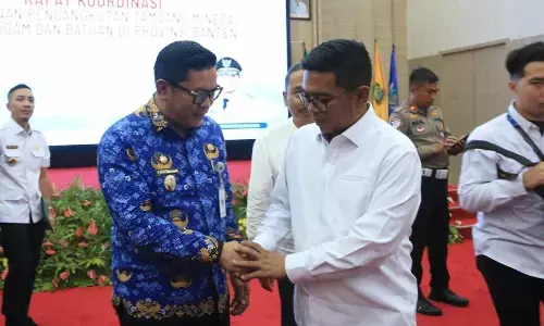 Kendaraan berat diusulkan lewat jalan tol kurangi beban jalan umum Kendaraan berat diusulkan lewat jalan tol kurangi beban jalan umum