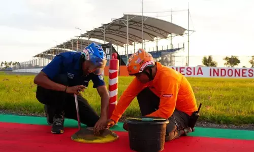 Sirkuit Mandalika siap menggelar kejurnas balap mobil Sirkuit Mandalika siap menggelar kejurnas balap mobil