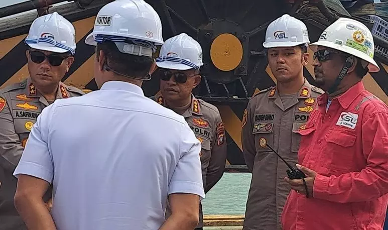 Penyidik kumpulkan bukti-bukti terkait kebakaran kapal Federal II Penyidik kumpulkan bukti-bukti terkait kebakaran kapal Federal II