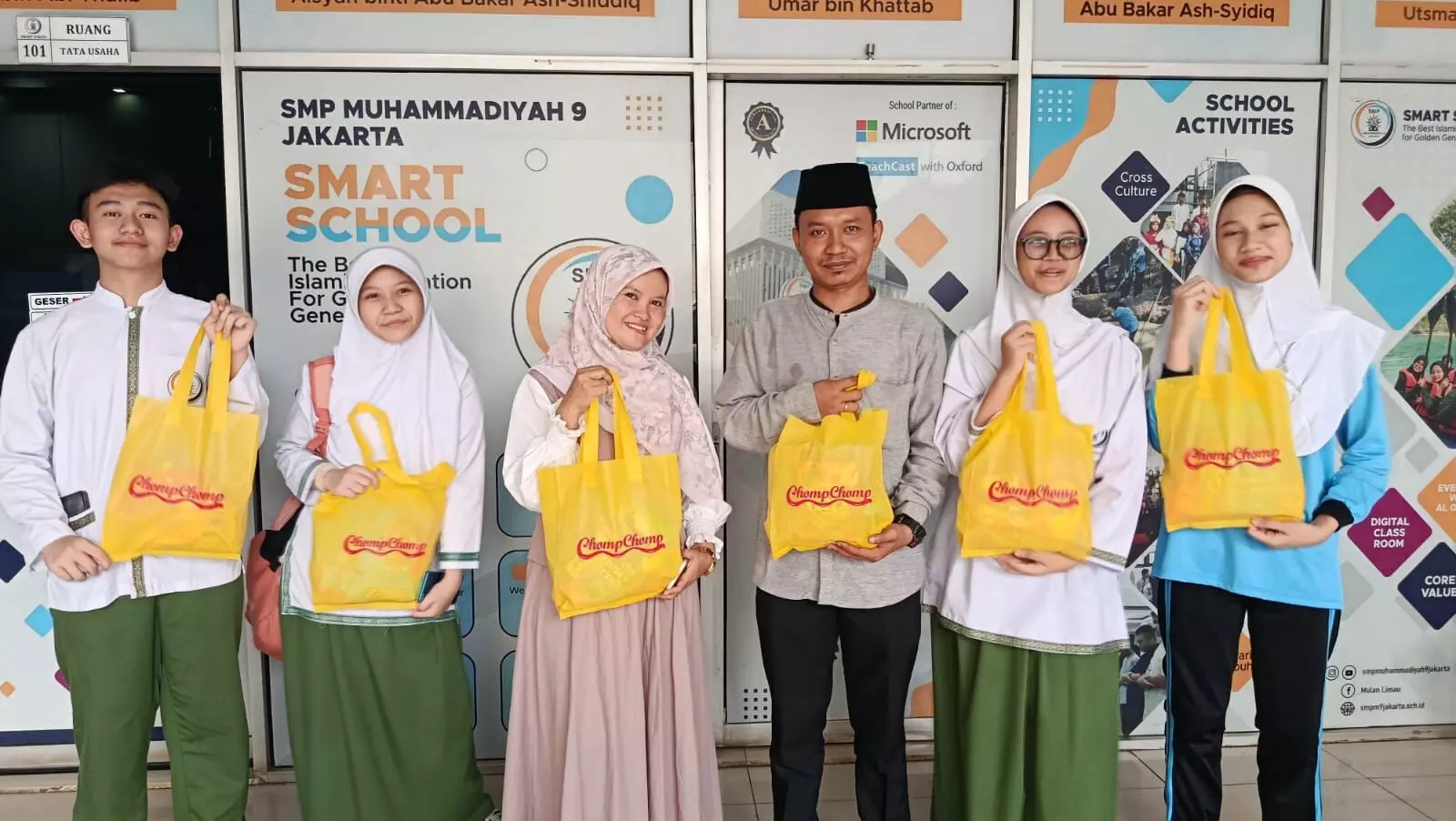Gen Smart Fest 2025: ChompChomp Marshmallow & Beauty Charm sukses curi perhatian Gen Smart Fest 2025: ChompChomp Marshmallow & Beauty Charm sukses curi perhatian