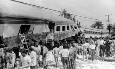 19 Oktober 1987: Mengenang Tragedi Bintaro, kecelakaan kereta terburuk Indonesia 19 Oktober 1987: Mengenang Tragedi Bintaro, kecelakaan kereta terburuk Indonesia
