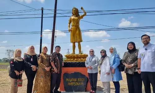 Menteri PPPA ziarah makam Marsinah jelang penetapan pahlawan nasional Menteri PPPA ziarah makam Marsinah jelang penetapan pahlawan nasional