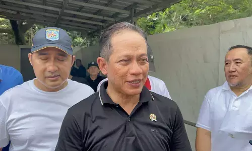 KLH dan Pemkot Depok gencarkan aksi bersih sungai Cipinang KLH dan Pemkot Depok gencarkan aksi bersih sungai Cipinang