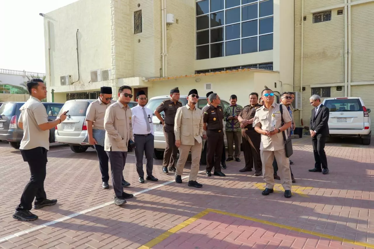 Kejagung dampingi Kemenhaj RI tinjau aset perhajian di Arab Saudi Kejagung dampingi Kemenhaj RI tinjau aset perhajian di Arab Saudi