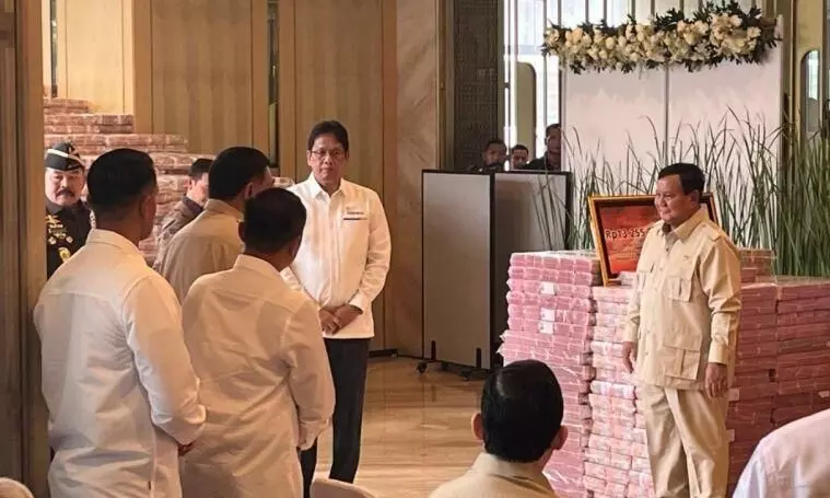 Prabowo hadiri penyerahan uang korupsi CPO di Kejagung Prabowo hadiri penyerahan uang korupsi CPO di Kejagung