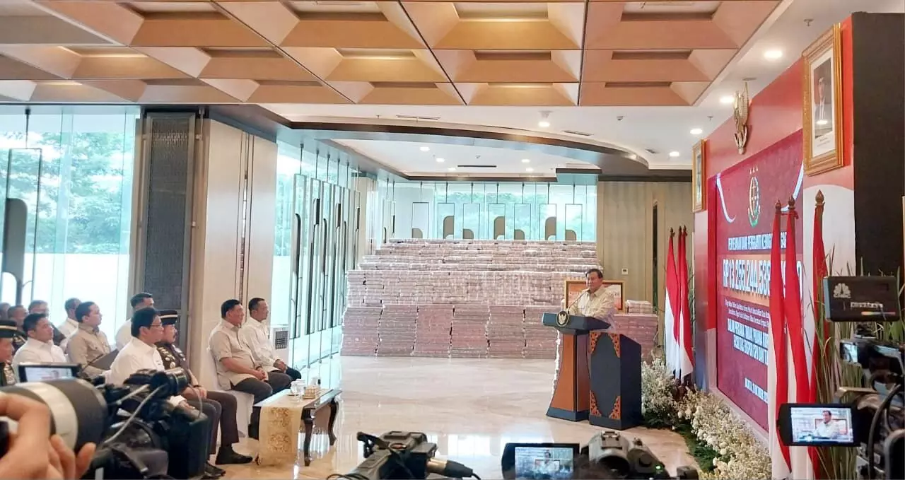 Prabowo: 13T uang negara diselamatkan, bisa bangun 8.000 sekolah dan 600 kampung nelayan Prabowo: 13T uang negara diselamatkan, bisa bangun 8.000 sekolah dan 600 kampung nelayan
