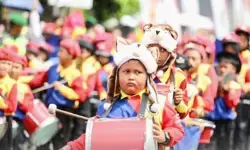 Parade drumband di Purwakarta raih rekor MURI Parade drumband di Purwakarta raih rekor MURI