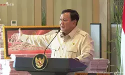 Prabowo: Uang pengganti Rp13 triliun bisa bangun 8.000 sekolah dan 600 Kampung Nelayan Prabowo: Uang pengganti Rp13 triliun bisa bangun 8.000 sekolah dan 600 Kampung Nelayan