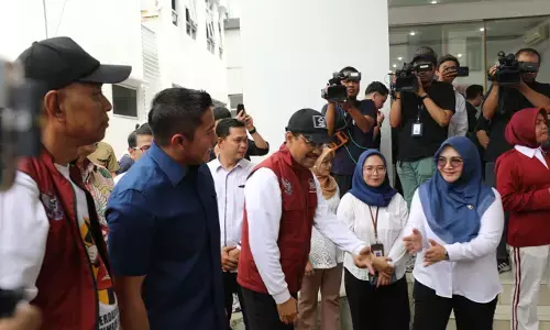 Seskab Teddy Wijaya: Bansos Rp30 triliun cair hari Senin, hasil efisiensi anggaran