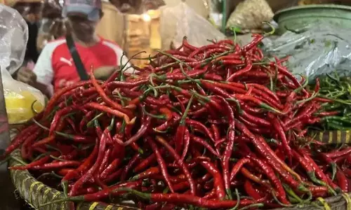 Harga cabai rawit tembus Rp39 ribu, bawang Rp37 ribu