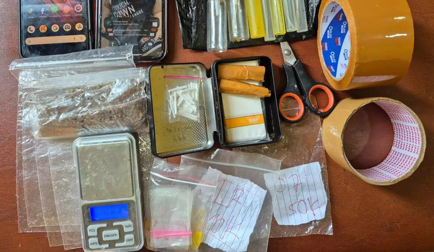 Polres Pemalang tangkap dua pengedar tembakau Gorilla, satu produsen rumahan Polres Pemalang tangkap dua pengedar tembakau Gorilla, satu produsen rumahan