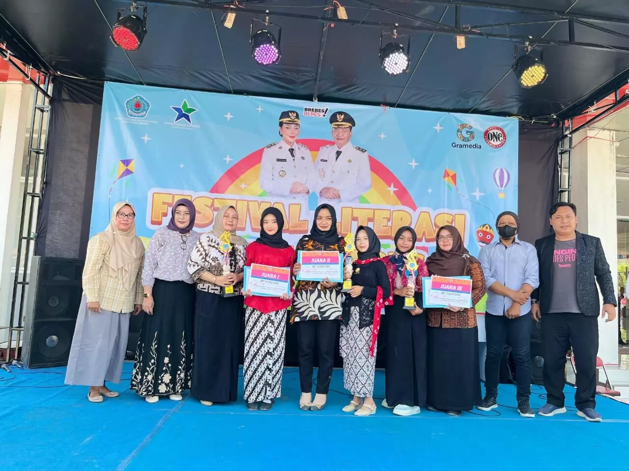 Tumbuhkan semangat literasi, ratusan siswa Brebes ikuti lomba paduan suara