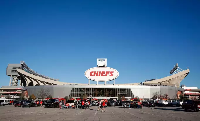 Stadion Kansas City (Arrowhead): Kuil Sepak Bola dengan Suara Tergemuruh Stadion Kansas City (Arrowhead): Kuil Sepak Bola dengan Suara Tergemuruh