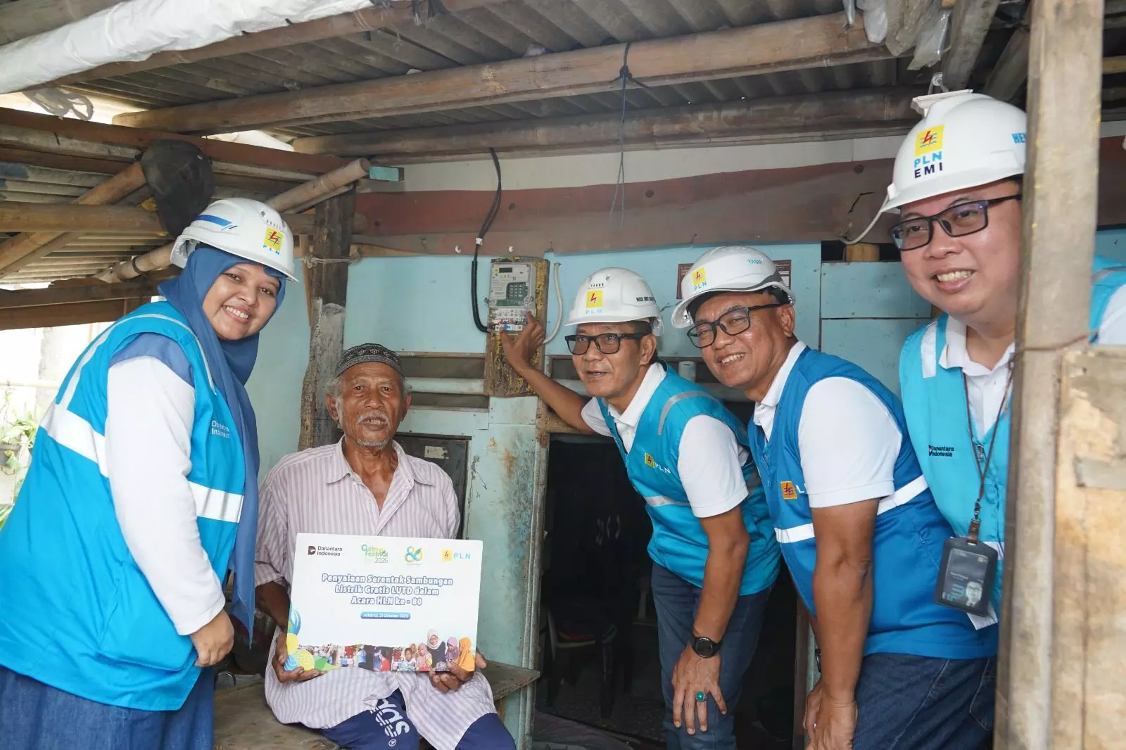 PLN UID Jakarta Raya menerangi Kampung Nelayan Cilincing