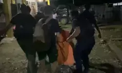 Satgas Ops Damai Cartenz dan Polres Yahukimo evakuasi korban penganiayaan di Yahukimo Satgas Ops Damai Cartenz dan Polres Yahukimo evakuasi korban penganiayaan di Yahukimo