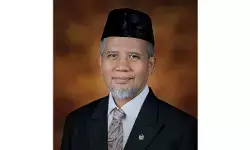 Senator KH. M Nuh keberatan tanah madrasah akan dikuasai perorangan Senator KH. M Nuh keberatan tanah madrasah akan dikuasai perorangan
