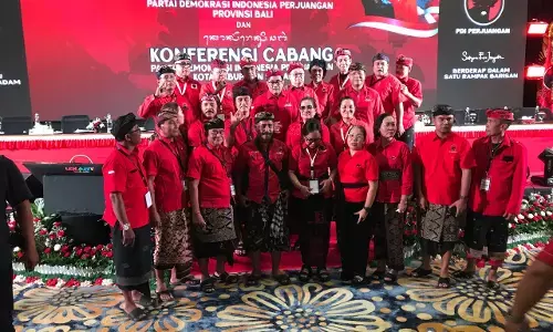 Wayan Koster jabat Ketua DPD PDIP Bali tiga periode Wayan Koster jabat Ketua DPD PDIP Bali tiga periode