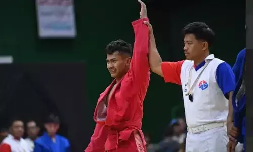 Tempuh perjalanan tiga hari ke Kudus, Yusril atlet Sambo Sumbar raih medali emas