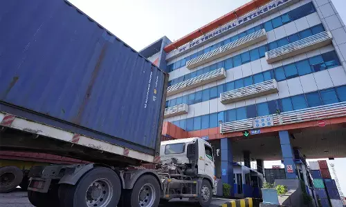 IPC TPK bangun literasi logistik di sekitar Pelabuhan Kijing IPC TPK bangun literasi logistik di sekitar Pelabuhan Kijing
