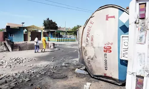 30 orang tewas, 40 terluka akibat ledakan truk tangki BBM di Nigeria 30 orang tewas, 40 terluka akibat ledakan truk tangki BBM di Nigeria