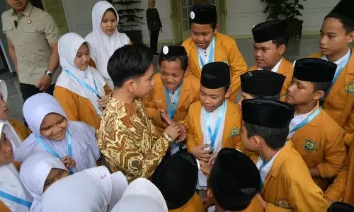 Wahai santri, kuatkan diri dan jangan berkecil hati Wahai santri, kuatkan diri dan jangan berkecil hati