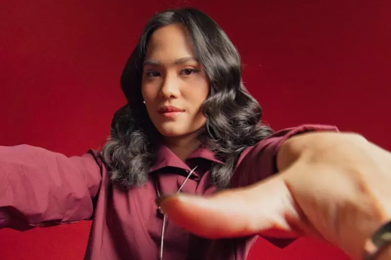 Sheryl Sheinafia hadirkan nuansa pop 80-an dalam Lepas Kendali Sheryl Sheinafia hadirkan nuansa pop 80-an dalam Lepas Kendali