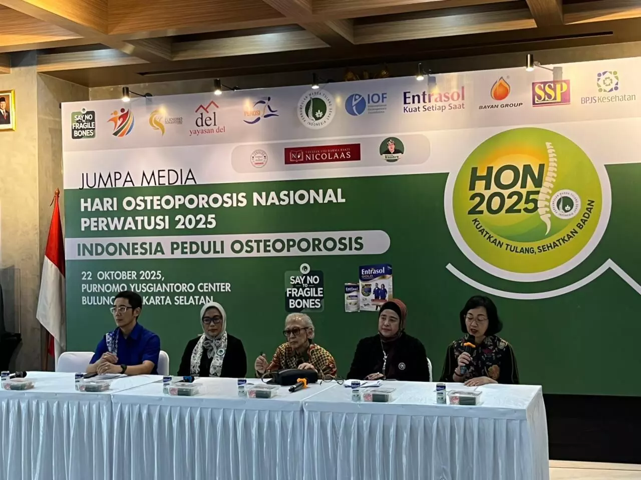 Hari Osteoporosis Nasional 2025 tekankan gaya hidup sehat dan tulang kuat Hari Osteoporosis Nasional 2025 tekankan gaya hidup sehat dan tulang kuat