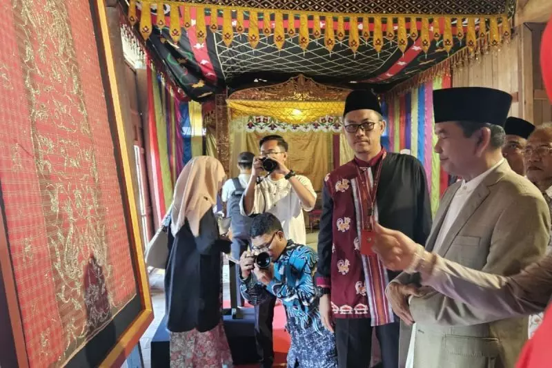 Museum NTB boyong koleksi wastra dalam pameran keliling di Sumbawa Museum NTB boyong koleksi wastra dalam pameran keliling di Sumbawa