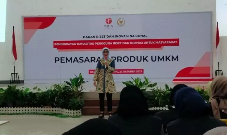 Anggota DPR bersama BRIN bantu pemasaran produk UMKM di Rejang Lebong Anggota DPR bersama BRIN bantu pemasaran produk UMKM di Rejang Lebong