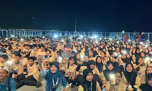 671 pelajar SMP Hang Tuah 2 Jakarta ikuti PPKB dengan KRI Dr Radjiman Wedyodiningrat 671 pelajar SMP Hang Tuah 2 Jakarta ikuti PPKB dengan KRI Dr Radjiman Wedyodiningrat