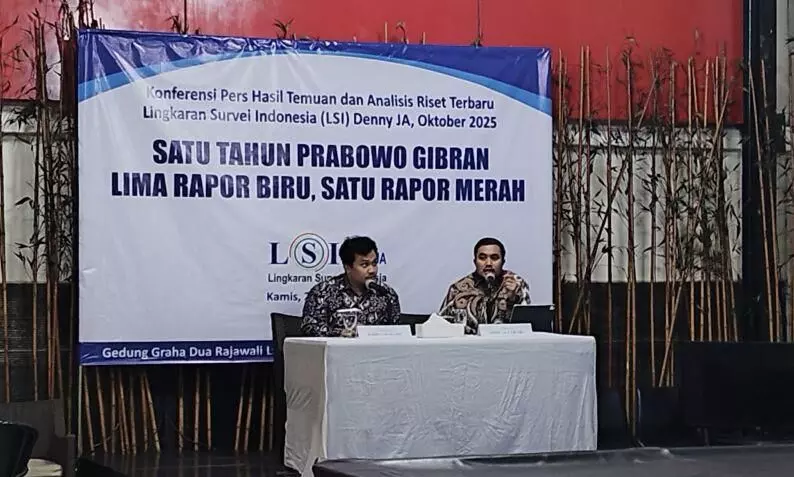 LSI Denny JA ungkap lima rapor biru dan 1 rapor merah setahun Prabowo LSI Denny JA ungkap lima rapor biru dan 1 rapor merah setahun Prabowo