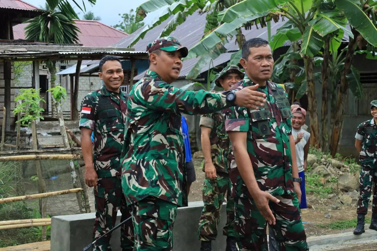 Tim Wasev TMMD ke-126 tinjau langsung progres pembangunan di Oba Selatan Tim Wasev TMMD ke-126 tinjau langsung progres pembangunan di Oba Selatan