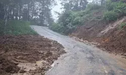 Akses jalan Trenggalek–Tulungagung dibuka usai tertutup longsor