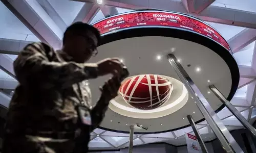 IHSG menguat di tengah pelemahan mayoritas bursa global