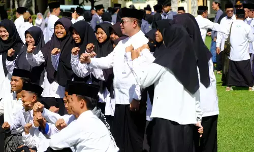 Wali Kota Magelang ajak santri cakap berfikir dan bertindak hadapi tantangan zaman Wali Kota Magelang ajak santri cakap berfikir dan bertindak hadapi tantangan zaman