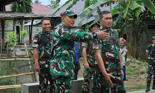 Tim Wasev TMMD ke-126 tinjau langsung progres pembangunan di Oba Selatan Tim Wasev TMMD ke-126 tinjau langsung progres pembangunan di Oba Selatan
