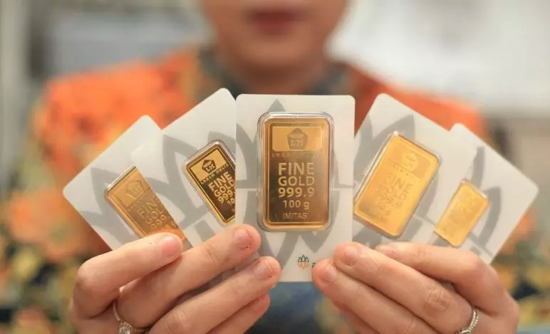 Harga emas Antam Jumat ini naik Rp33.000 menjadi Rp2,354 juta/gram