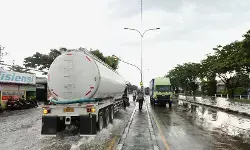 Kemacetan jalur Demak-Semarang terurai, Pemprov Jateng dan kepolisian atur di titik banjir